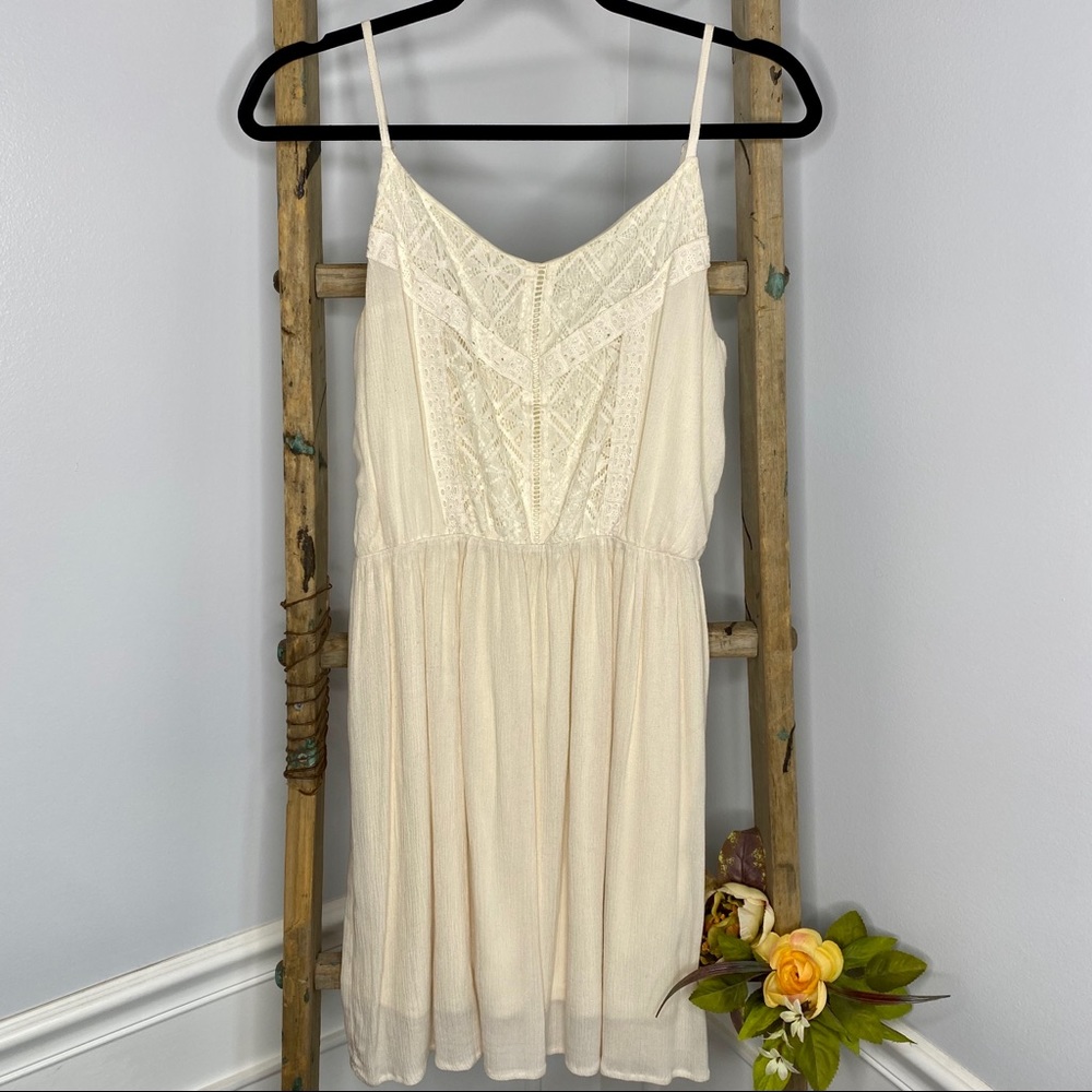 Dress - Picture 2 of 7
